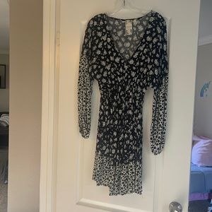 Vici collection black and white floral dress, mid length